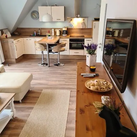 Lavendelblume - 4 Sterne Inklusive Eigene Bikebox Mit Strom - Waeschepaket - Power Wlan - Parkplatz # Bestpreisgarantie # Apartment Zingst